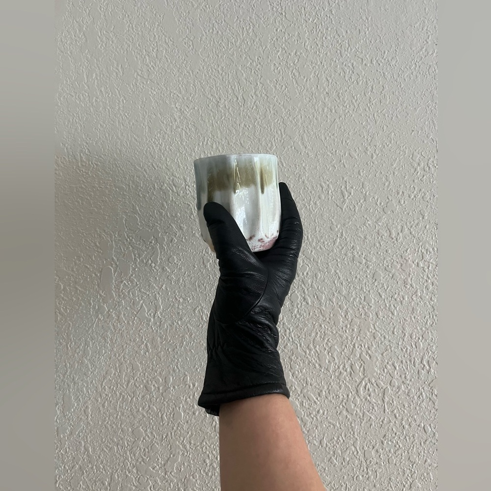 Black leather gloves - Picture 4 of 5